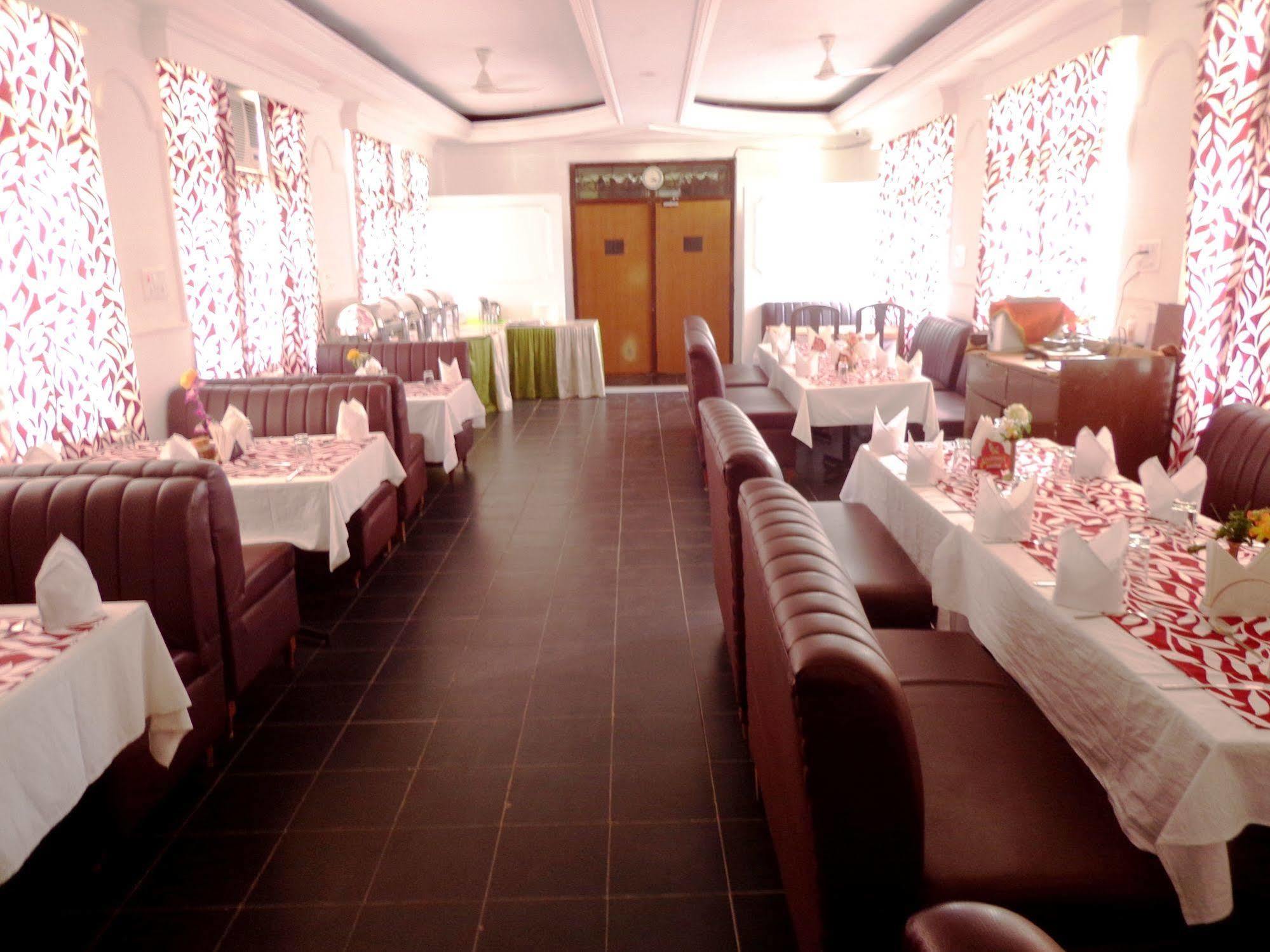 Hotel Lumbini International Bodh Gaya Exterior photo