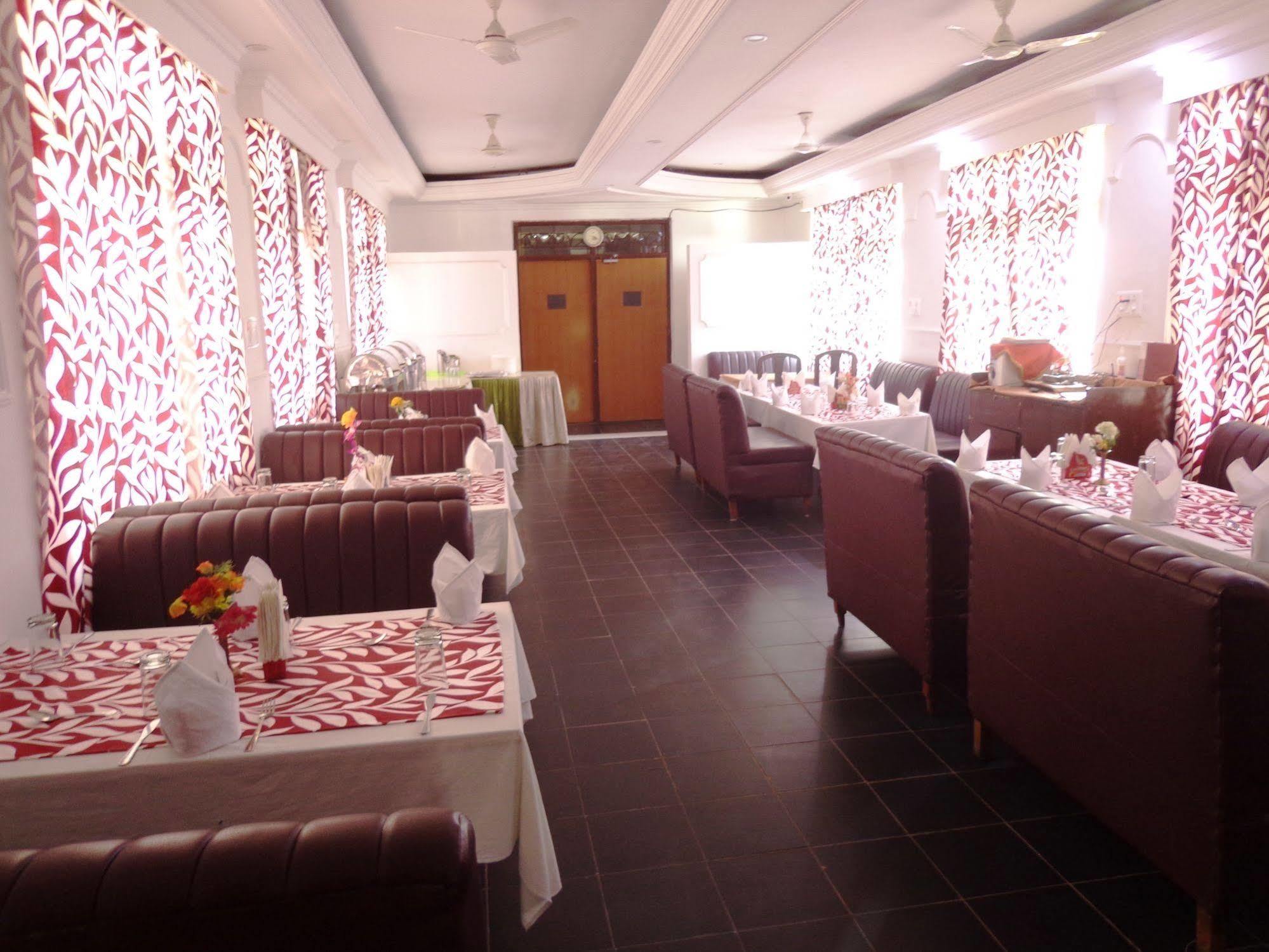 Hotel Lumbini International Bodh Gaya Exterior photo